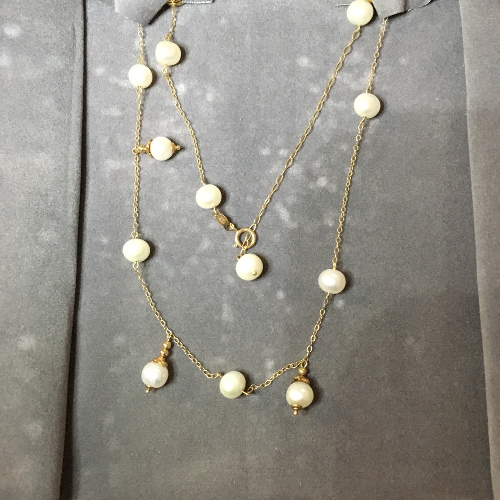 VINTAGE & Elegant 10K Yellow Gold Pearl Necklace